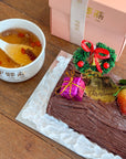 Concentrate Bird's Nest with Christmas Log Cake