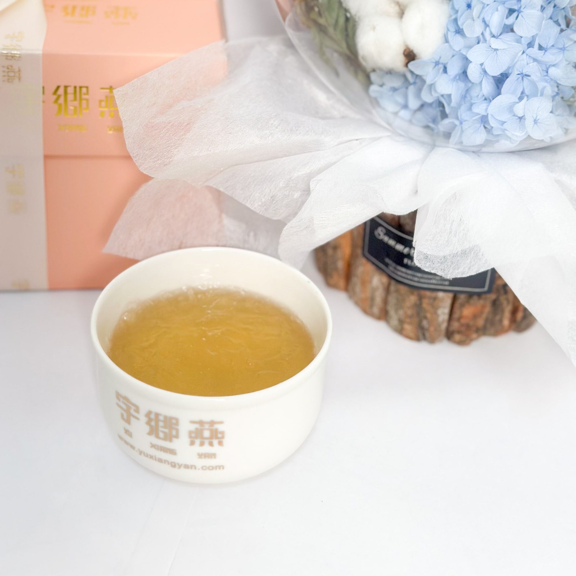 Concentrate Bird's Nest with Blue Rose Crystal Ball Bouquet