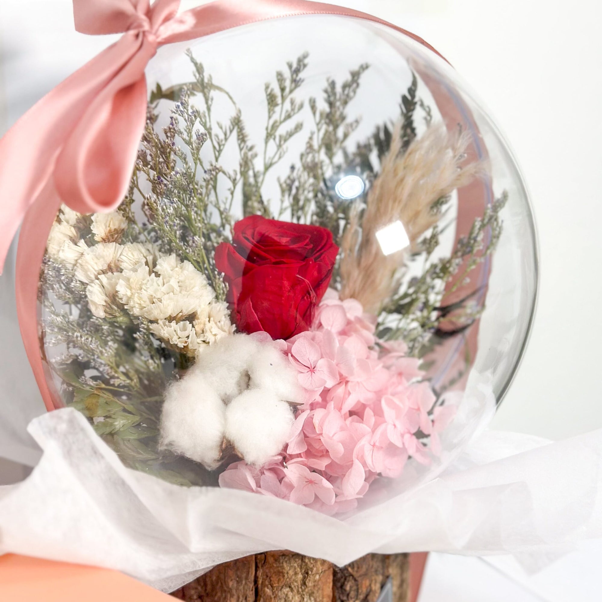 Concentrate Bird's Nest with Red Rose Crystal Ball Bouquet