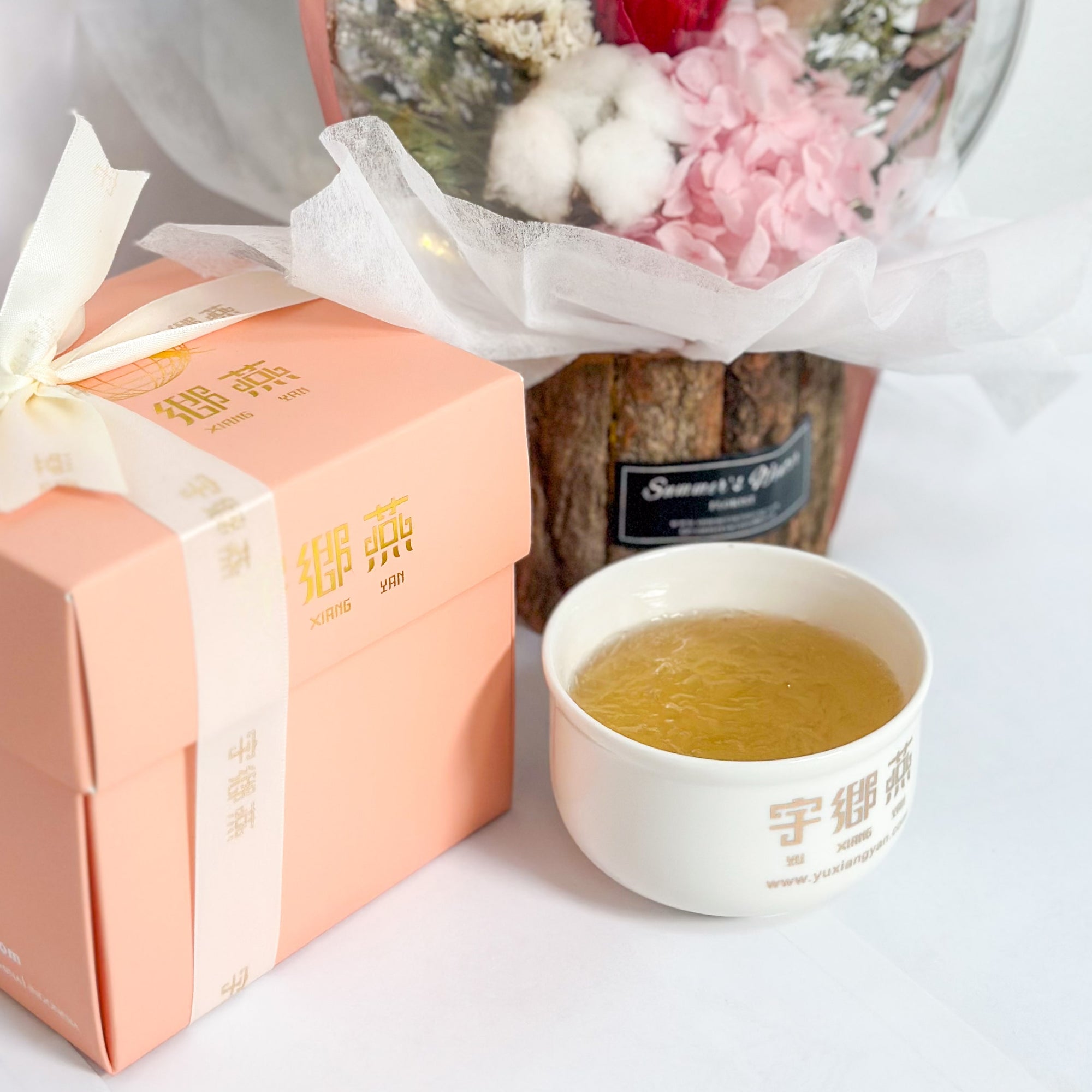 Concentrate Bird's Nest with Red Rose Crystal Ball Bouquet